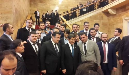 AKÇAKOCA AK GENÇLERİ BAŞBAKANLA 