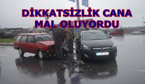 Akçakoca Sapağında trafik kazası
