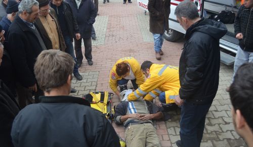Dilenmeye geldi düştü yaralandı