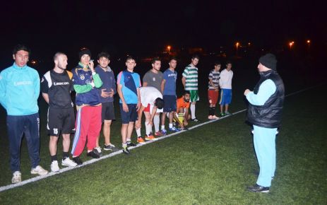 KARANLIKTA ANTRENMAN YAPIYORLAR 