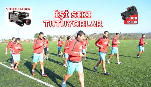 KOLTUĞU BIRAKMAK İSTEMİYOR