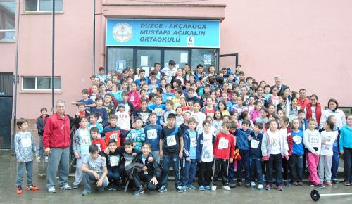 Öğretmenleri için koştular