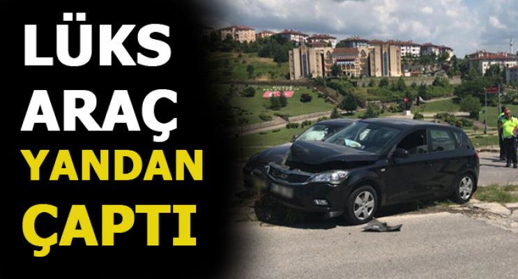 OTOMOBİL ORTA REFÜJE ÇIKTI!   