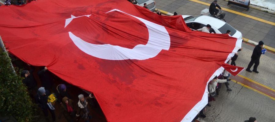 ŞEHİTLER ÖLMEZ VATAN BÖLÜNMEZ YÜRÜYÜŞÜ 